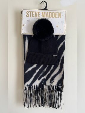 NWT Steve Madden Beanie & Zebra Print Scarf Set Black Faux Fur Pom Gift